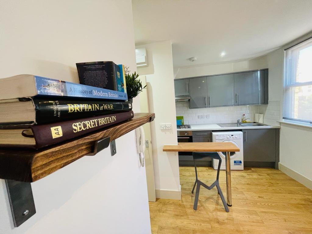 Lovely 2 Bedroom Serviced Apartment In London Kültér fotó